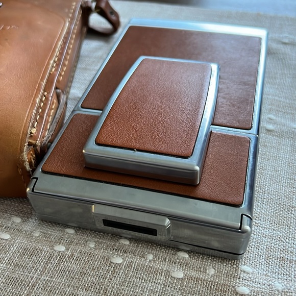 Polaroid SX-70 Land Camera with Leather Case - Picture 3 of 8